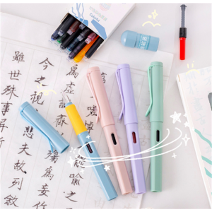 学生文具可换墨囊多彩钢笔套装学生奖品礼物练字墨水两用钢笔批发