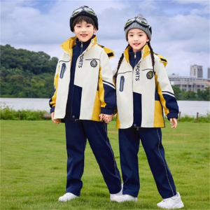 校服春秋款冲锋衣三件套一年级儿童班服秋冬套装幼儿园园服