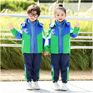 校服套装小学生秋冬装冲锋衣绿色三件套儿童班服幼儿园冬季园服