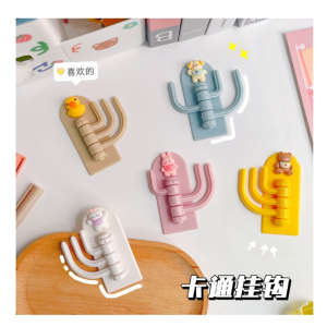 创意卡通三钩挂钩可爱免打孔强力无痕粘钩墙壁门口挂钥匙钩子挂架