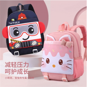 新款幼儿园书包女宝宝KT猫可爱卡通背包大中小班轻便3-6岁双肩包