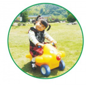 幼儿园室内外游乐设施儿童塑料玩具系列春蚕飞机车 CC-0803