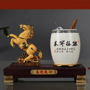 办公室牛摆件牛年创意装饰工艺品商务店铺开业礼品老板桌复古笔筒