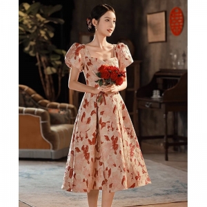 敬酒服新娘法式泡泡袖小个子显瘦回门便装订婚结婚礼服碎花连衣裙