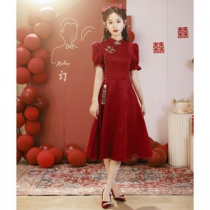 改良旗袍敬酒服新娘订婚宴会礼服裙2024新款酒红色回门服女小个子