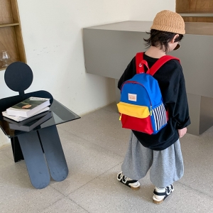 幼儿园女孩小书包2024新款儿童轻便撞色小背包宝宝上学帆布双肩包